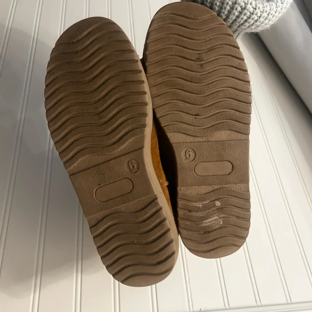 Universal Thread warm brown